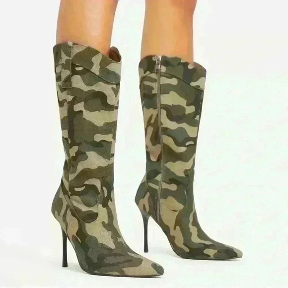 NWT HORSESHOE POINTY TOE STILETTO HEEL MID CALF WESTERN COWBOY CAMO PRINT/ARMY